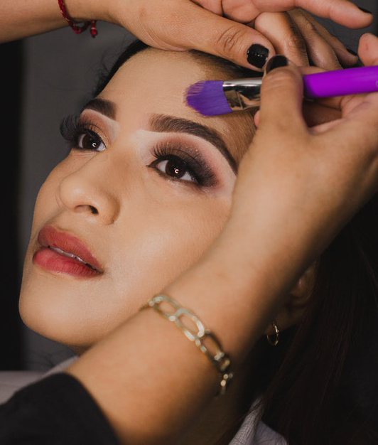 Eyebrow Waxing in Chicago Wrigleyville Salon